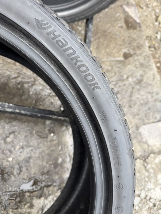 245/35R20 Hankook Winter I*Cept Evo3 4шт 2022рік