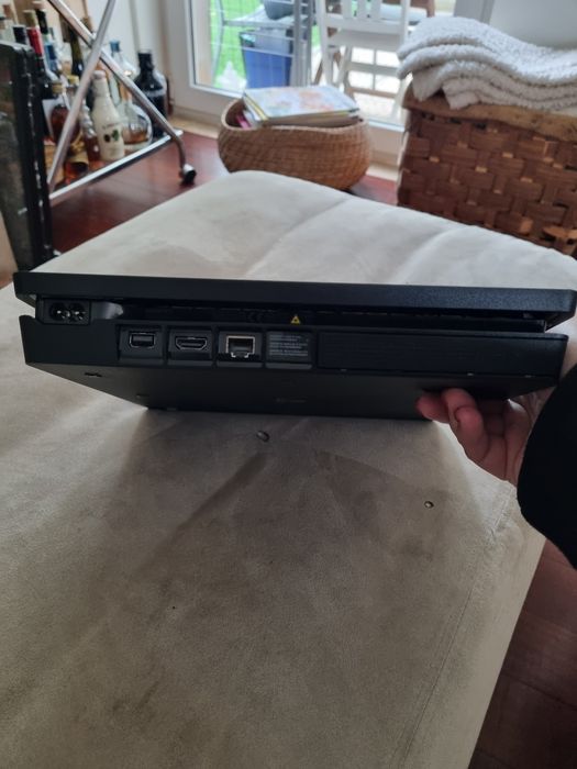 Playstation 4 em muito bom estado