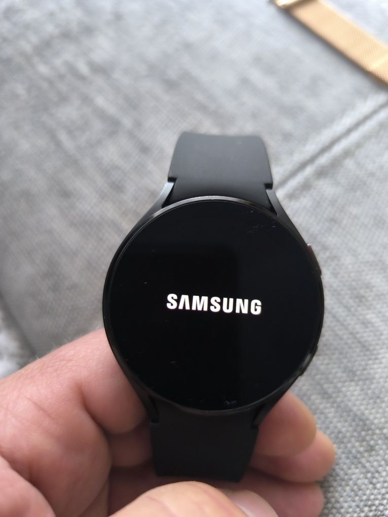 Samsung Galaxy Watch 4 RS7N SM-R870