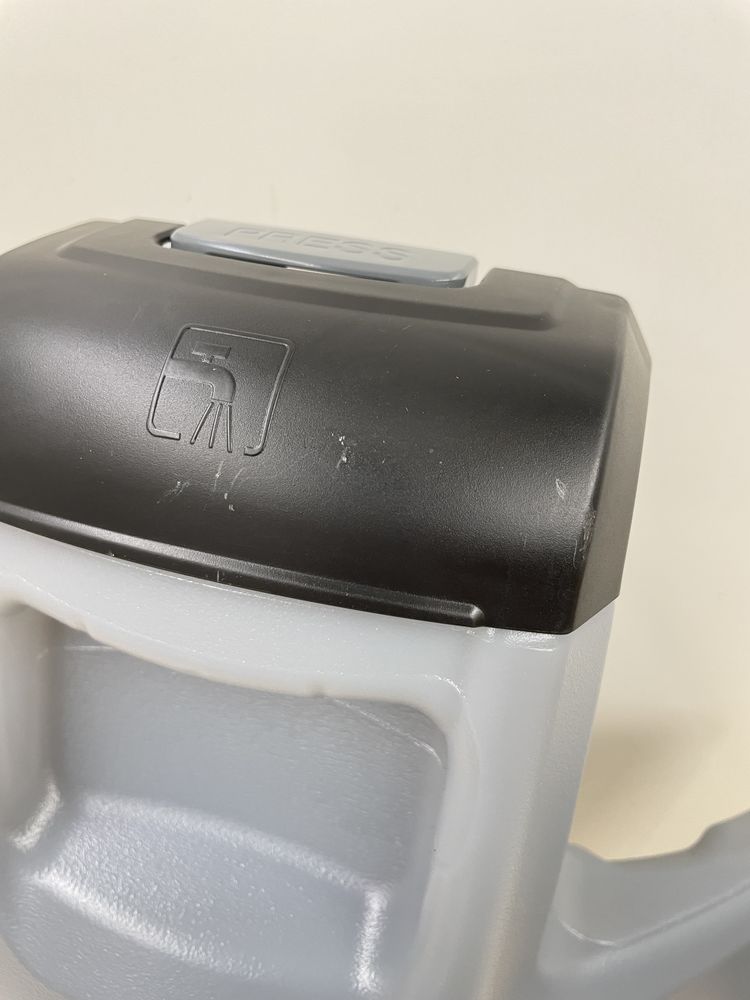 Zbiornik odkurzacza piorącego Se4001 Se 4002 Karcher na wodę detergent