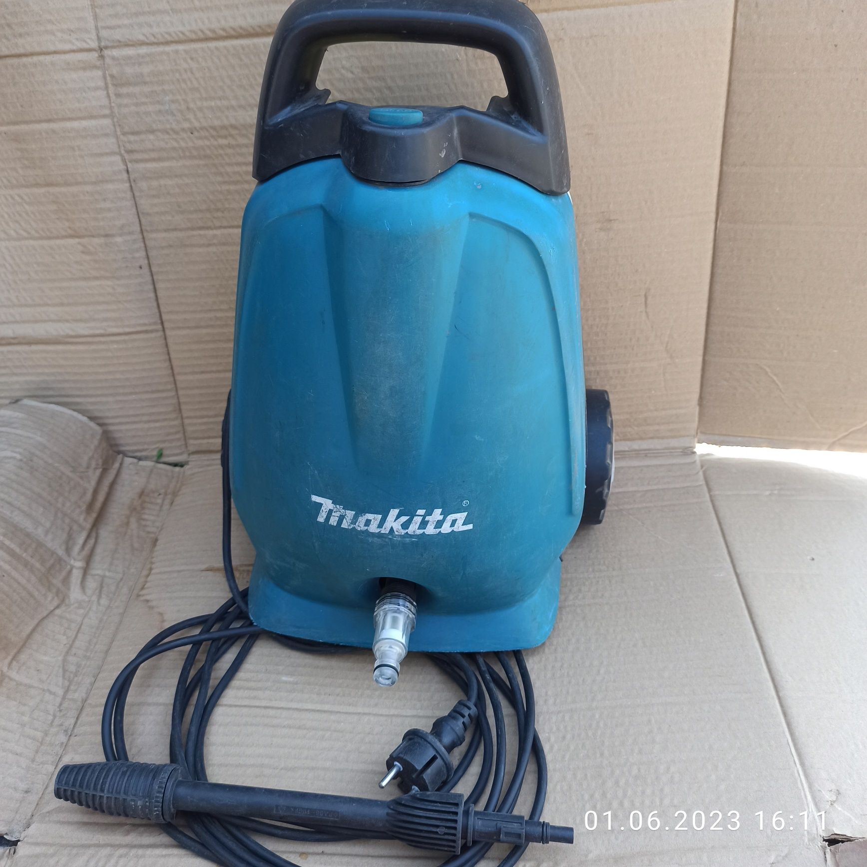 Автомобильная мини мойка Makita hw-102