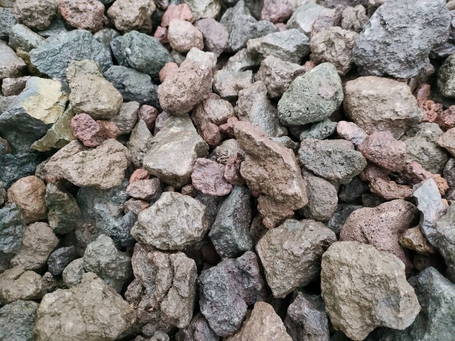 Głazy kamień kruszywa dekoracyjne ozdobne grys otoczak żwir