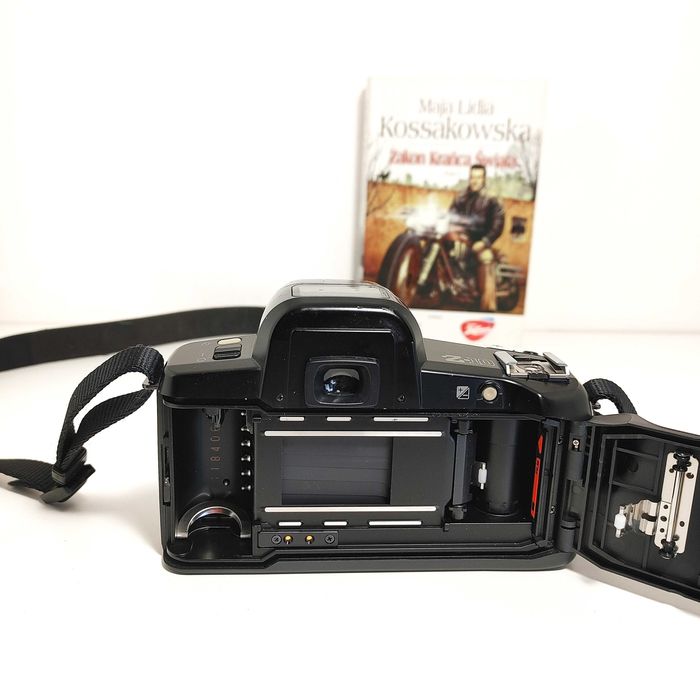 Analogowa Lustrzanka PENTAX Z-10 z obiektywem Sigma 28-80 1:3,5-5,6