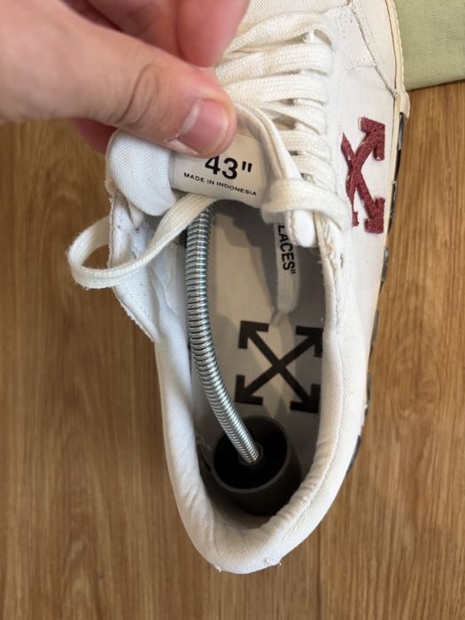 Off-White Vulcanized Low