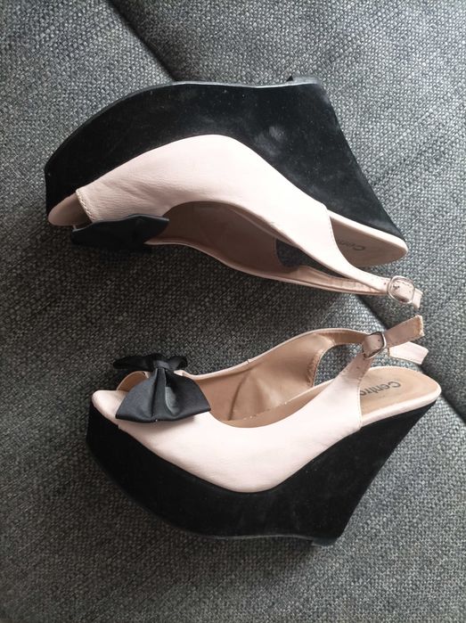Sandały na koturnie firmy Centro, w rozmiarze 37/38, dł.wkładki 24 cm