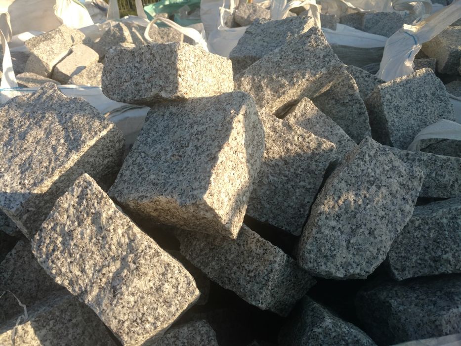 kostka granitowa 1gatunek brukowa granit obrzeża palisada kamień grys