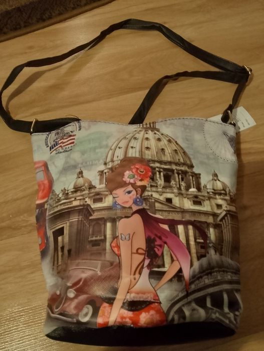 Nowa torebka cross body z nadrukowanym motywem