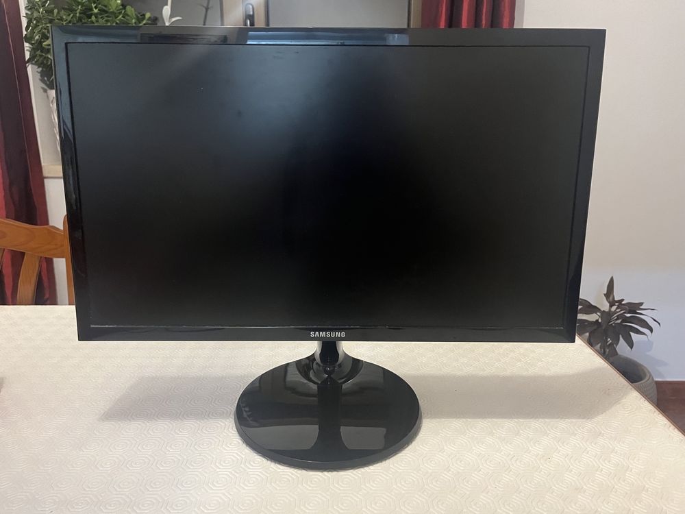 Monitor Samsung S22F350FHU (22” Full HD IPS FreeSync)