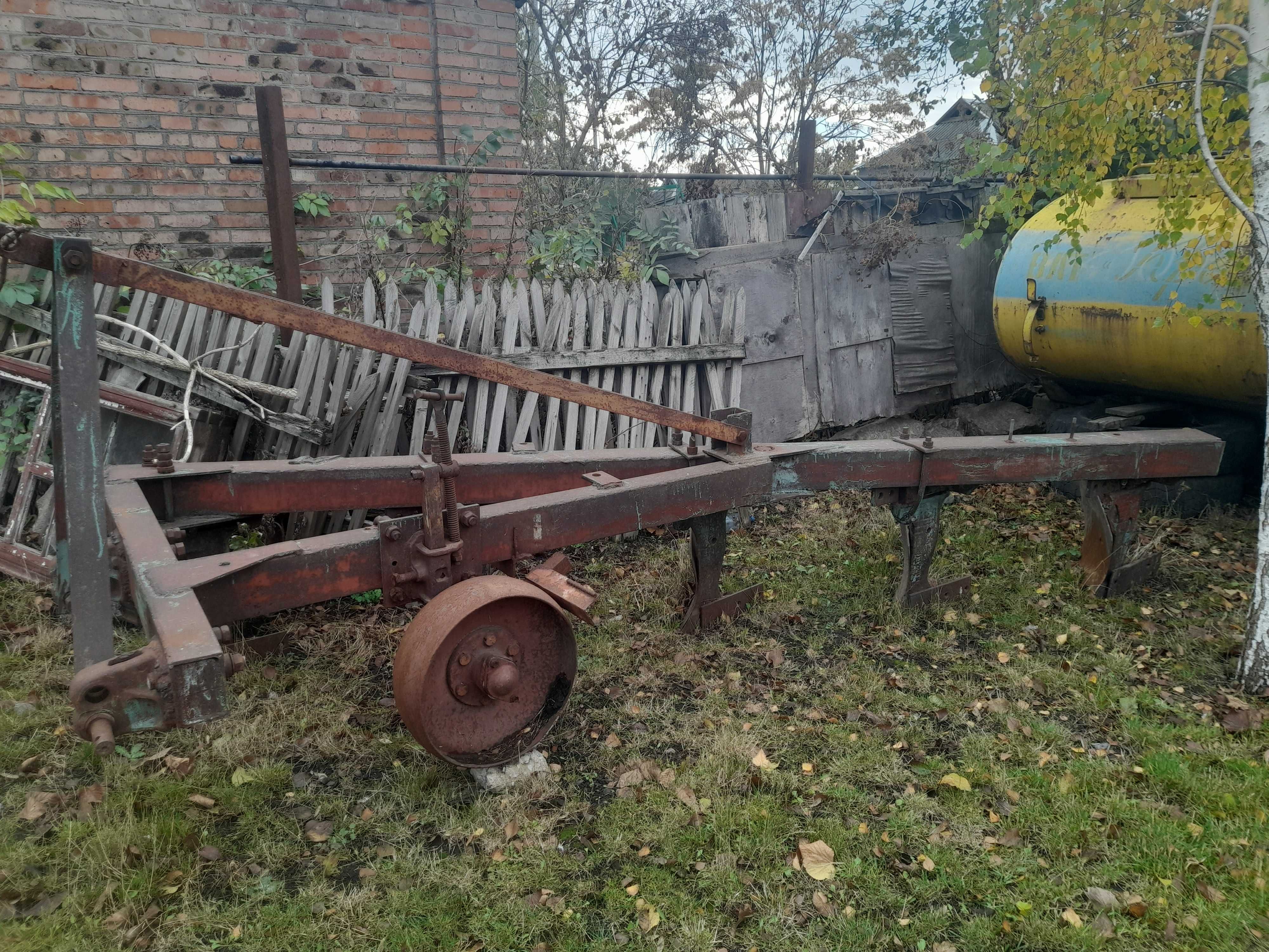 Плуг ПЛН-5-35 продам