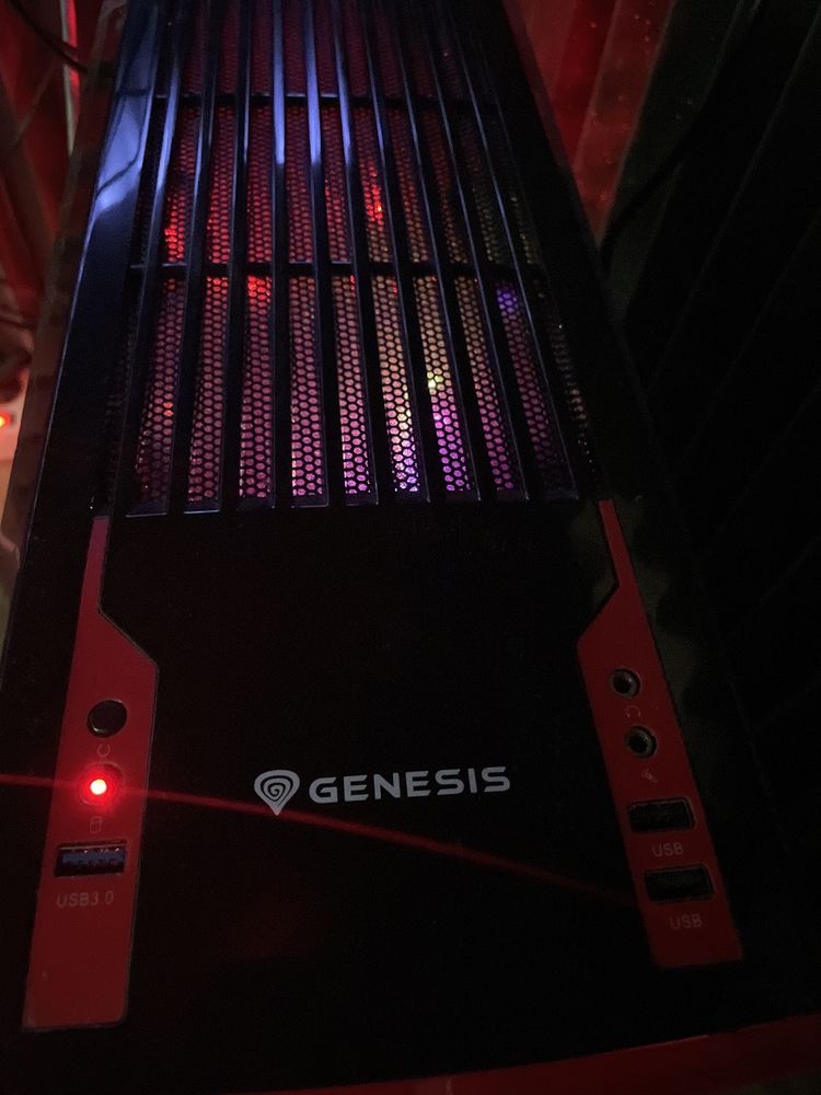 Komputer Gamingowy / Ryzen 7 + podkładka !