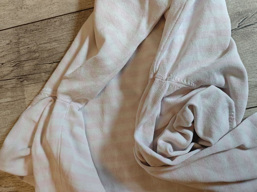 Biało różowa w paski koszulka sweterek 64% bawełna dekolt w serek