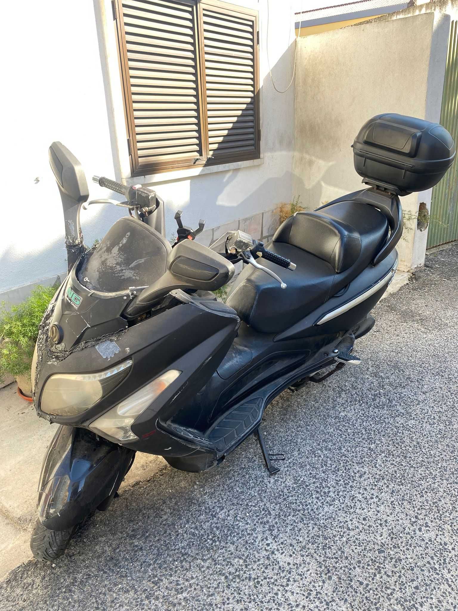 Scooter SYM GTS 125