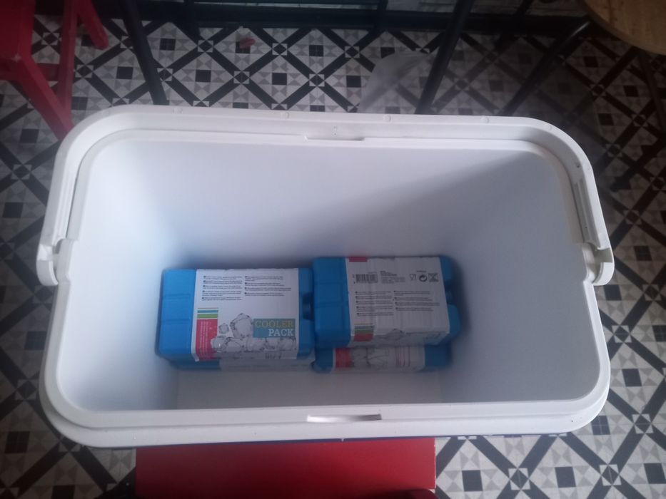 Lodówka turystyczna nie używana