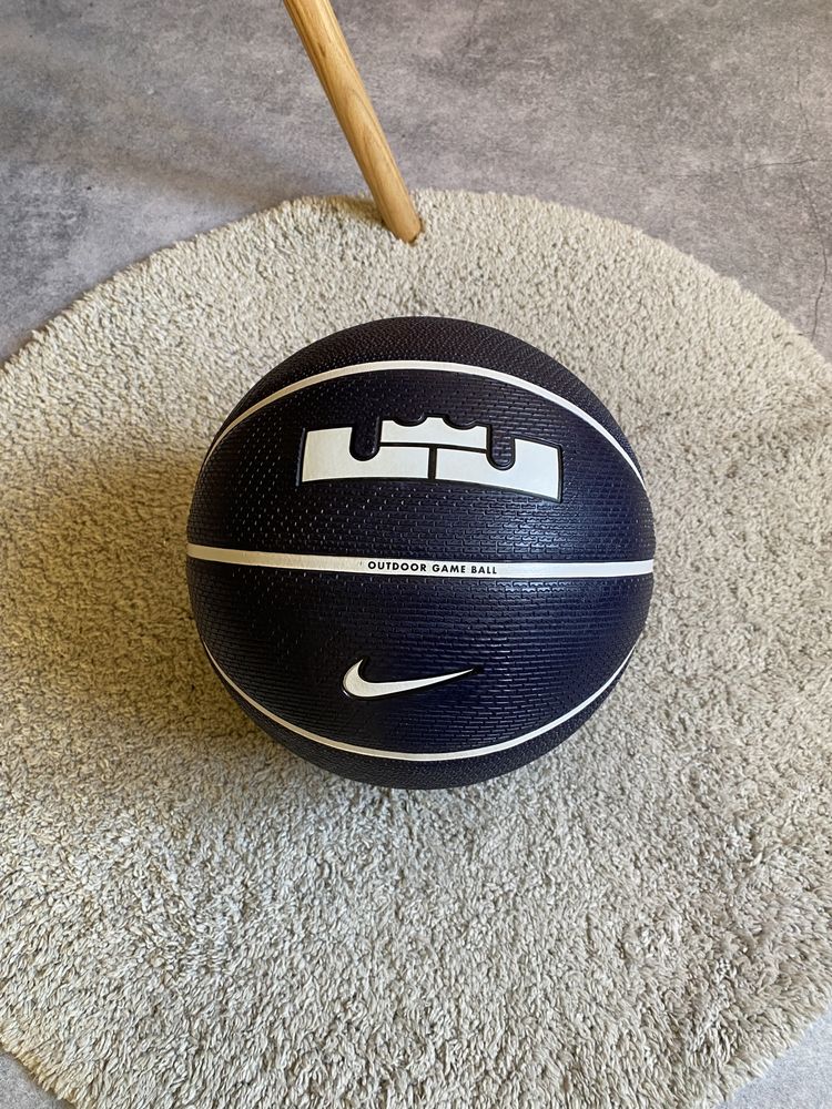 Nike Playground 2.0 8P L James Lebron оригинал новый баскетбольный мяч
