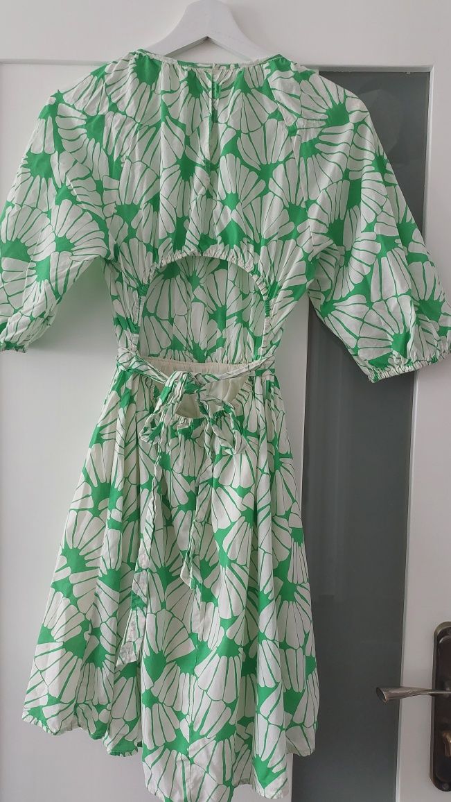 Sukienka z wizkozy z bufiastymi rękawkami h&m rozmiaru s