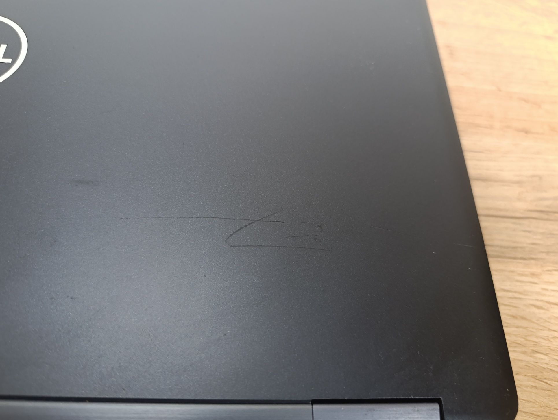 15'6 Dell Latitude 5590/i5-8250U/16GB DDR4/SSD 256GB/Батарея 4 години
