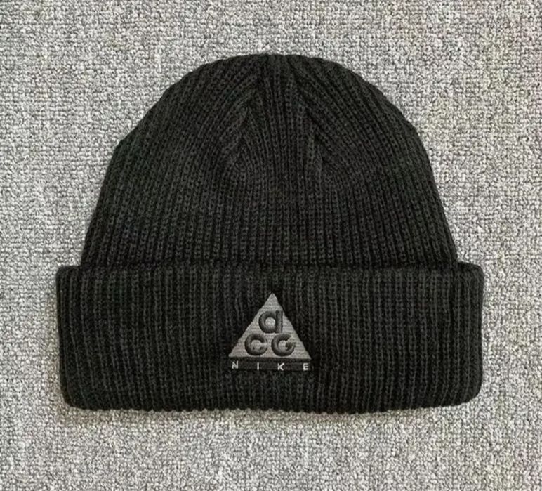 Шапка на зиму ACG