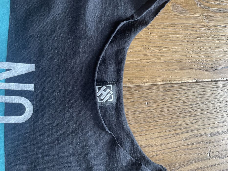 Bluzka/T-shirt damski z napisem - kolor czarny