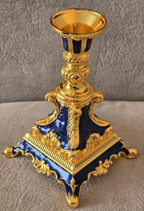 Przepiękny metalowy świecznik bogatozdobiony w stylu Faberge Paris.