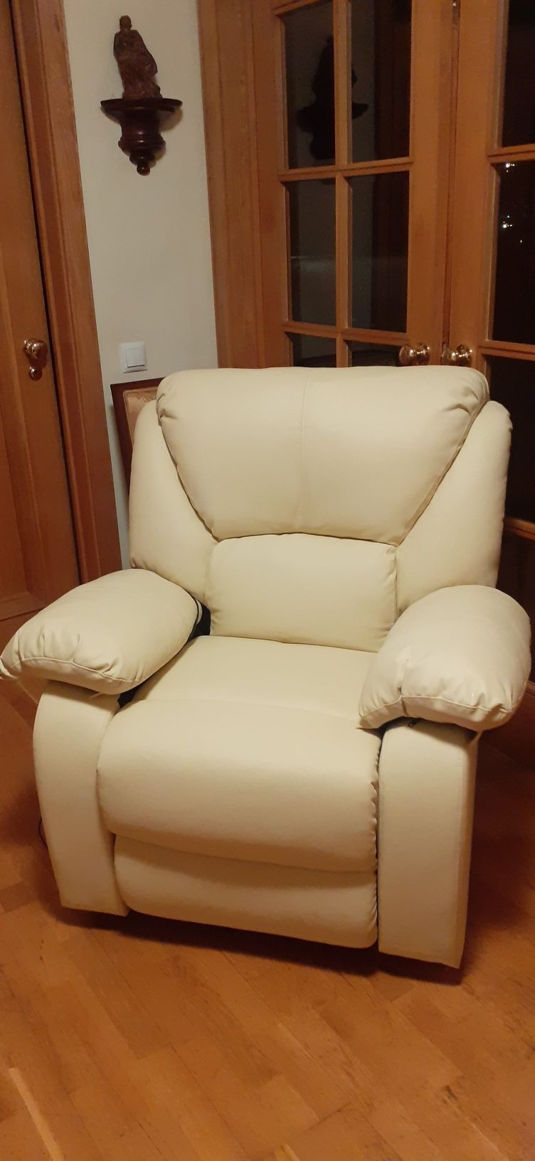 Vende-se Poltrona Elétrica Elevatória "Charme"