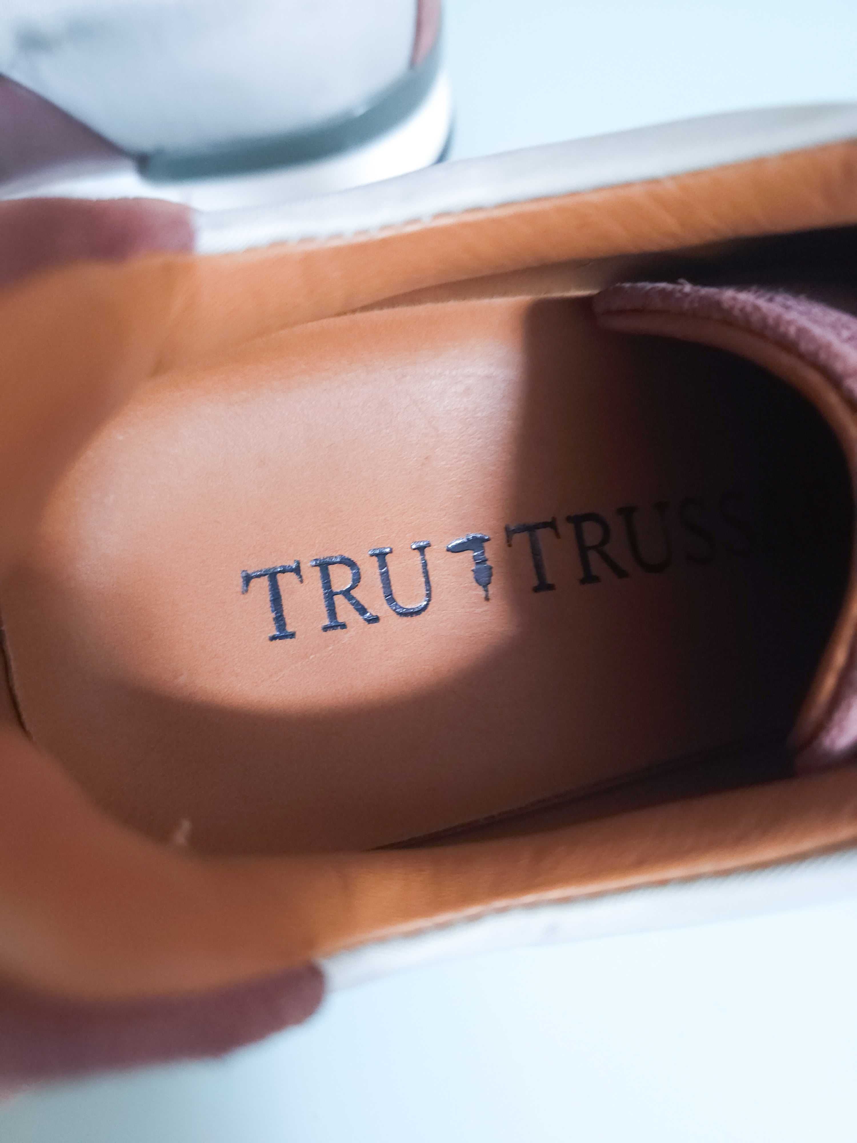 Ténis marca Trussardi