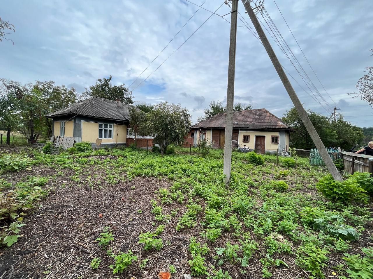 Продам землю та будинок в селі Ганнусівка