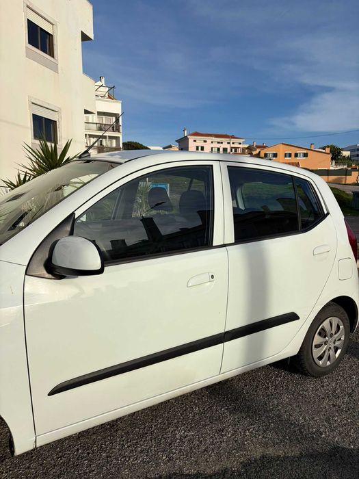 Vendo yunday i10. Um dono. Sempre em garagem.