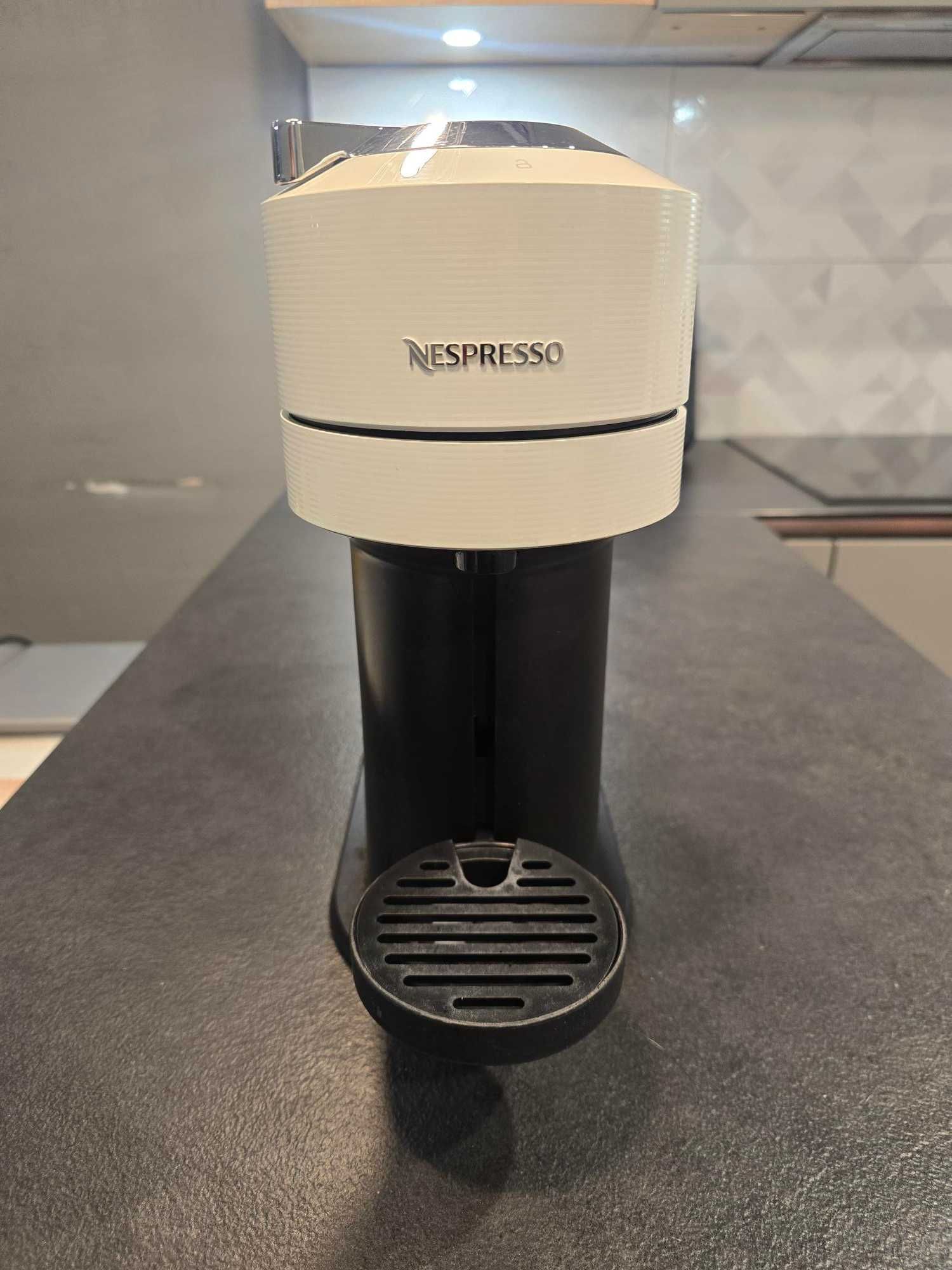 Biały Ekspres Nespresso Vertuo Next