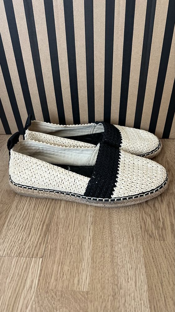 Продам мокасины zara