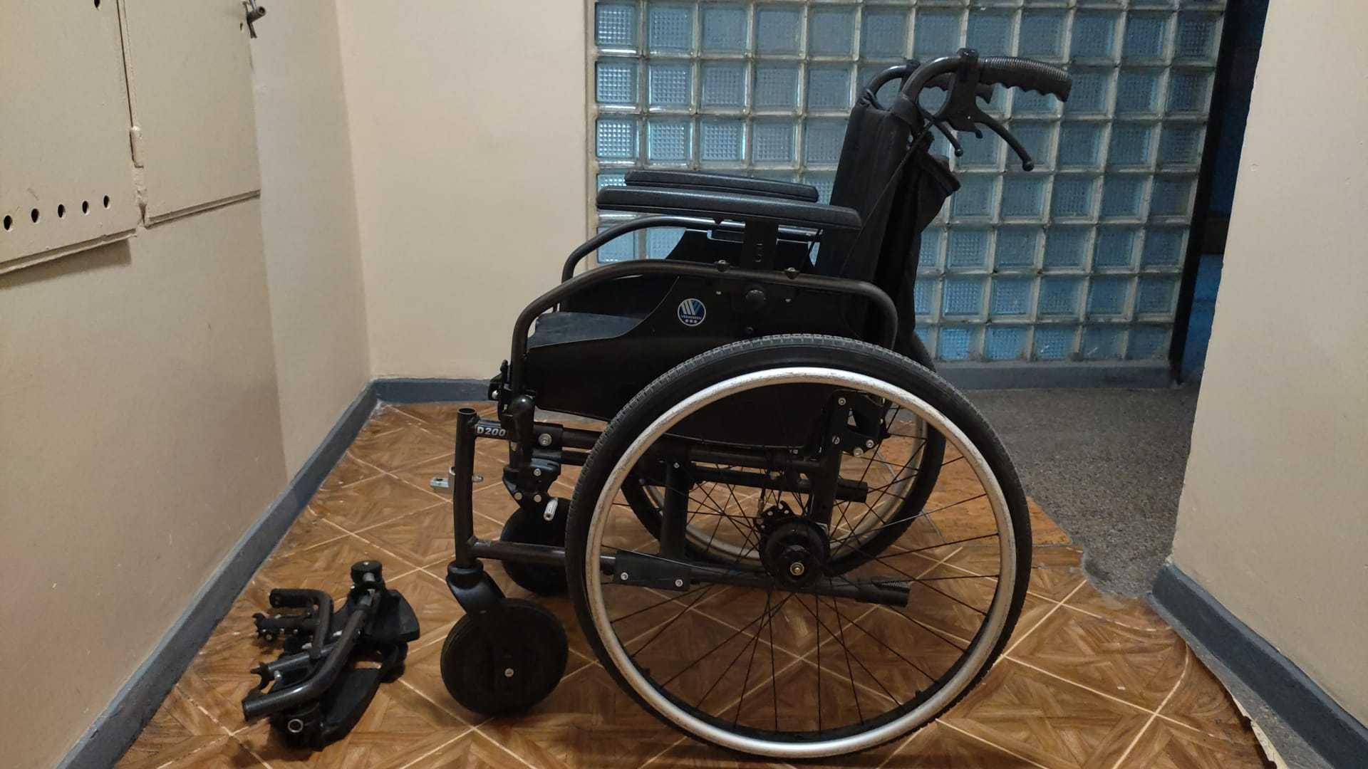 Lekki i wygodny wózek inwalidzki - sprawny, zadbany