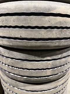 Opony używane naczepy, przyczepy nacięte 245/70R17,5 Michelin x line T