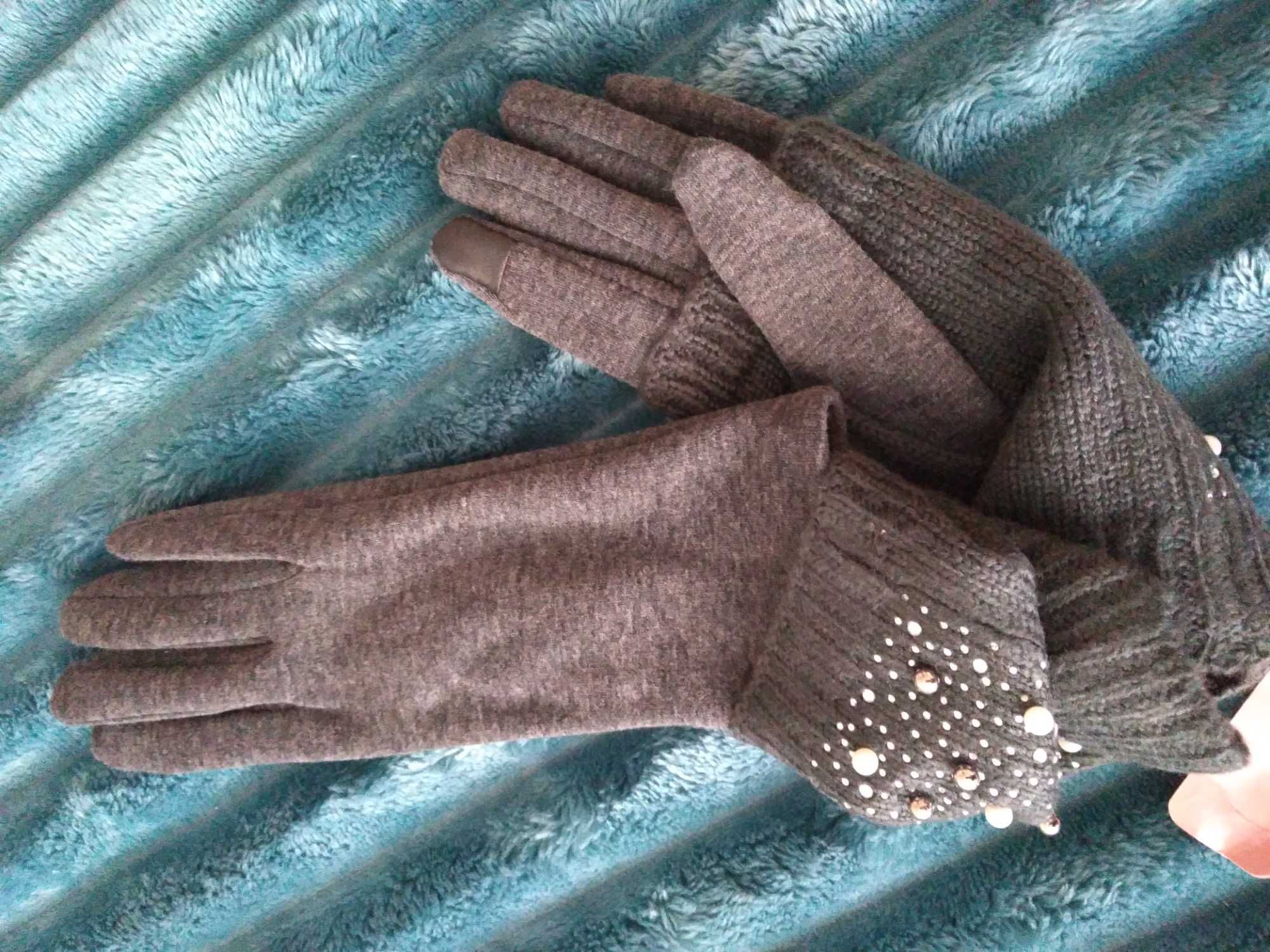 Rękawiczki damskie zdobione perełkami