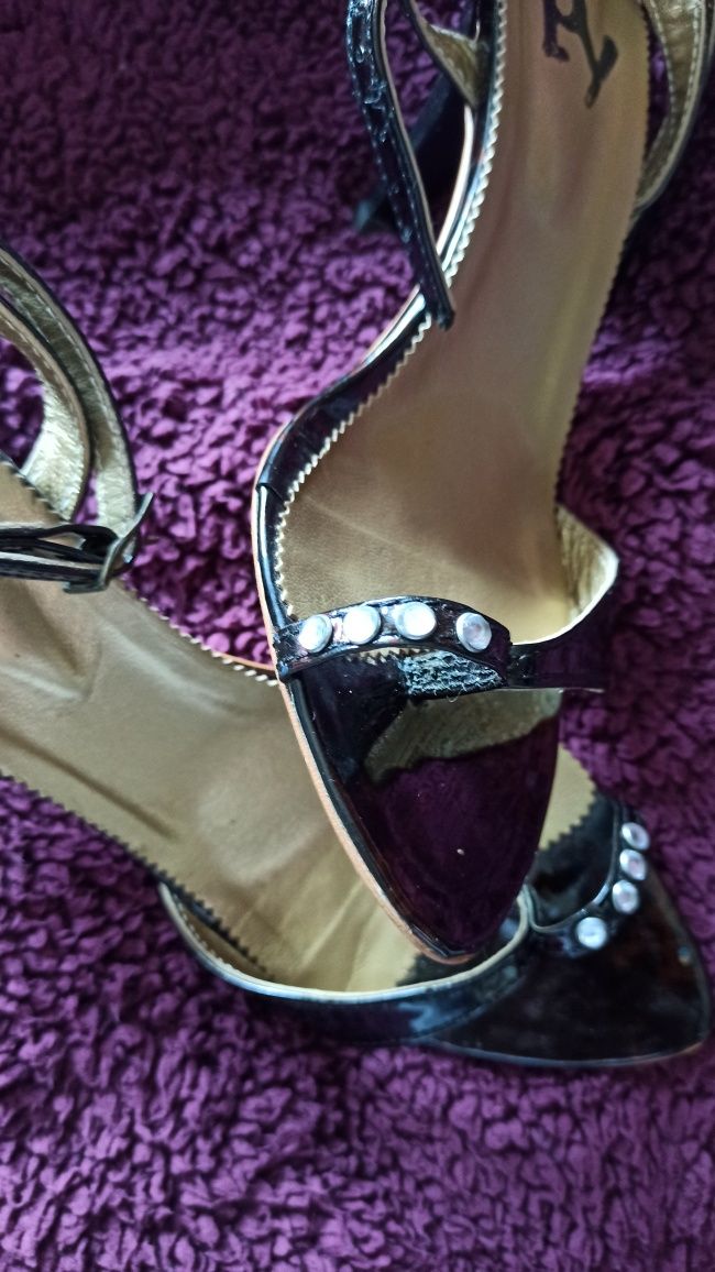 Sandalia super charmosa senhora PEDICATY com Pormenores lindos