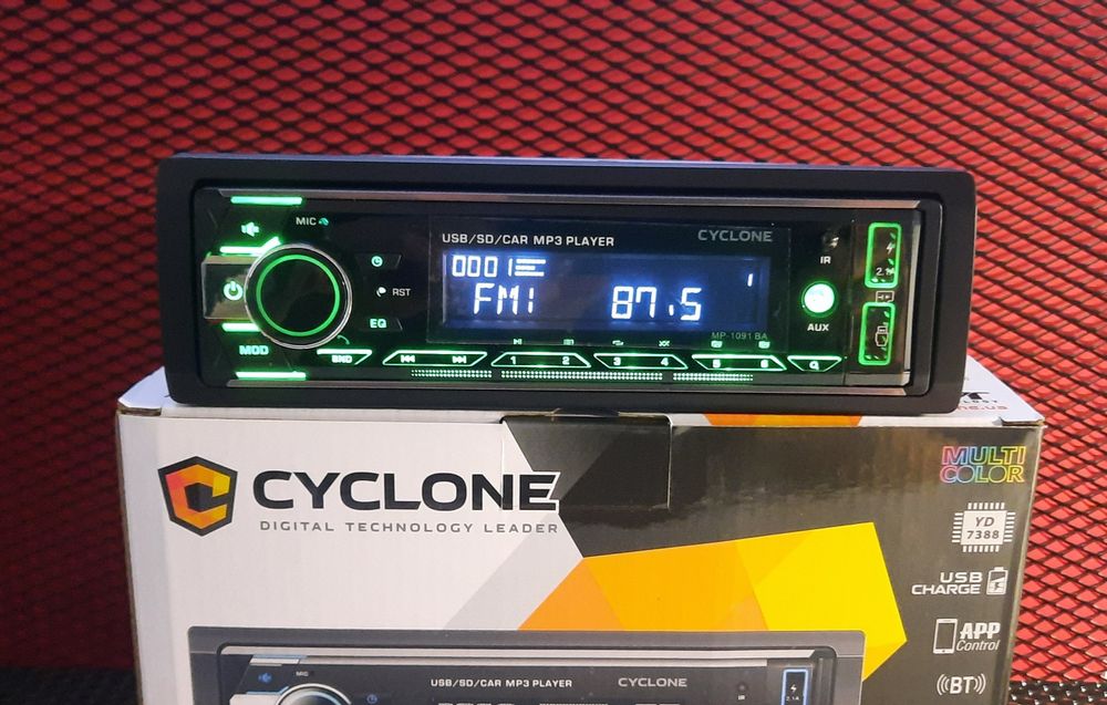 Автомагнітола CYCLONE MP-1091 BA