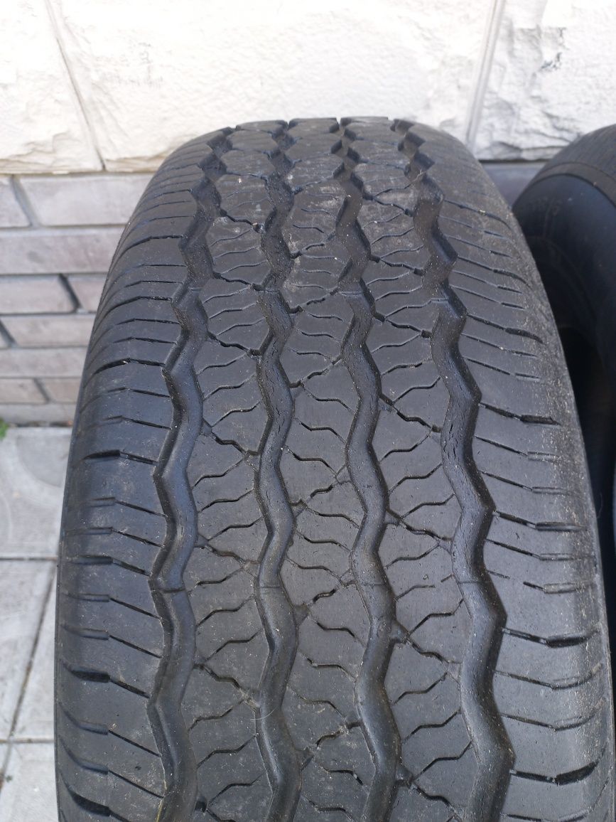 Покрышки Kumho 245/70 R16 в отличном состоянии