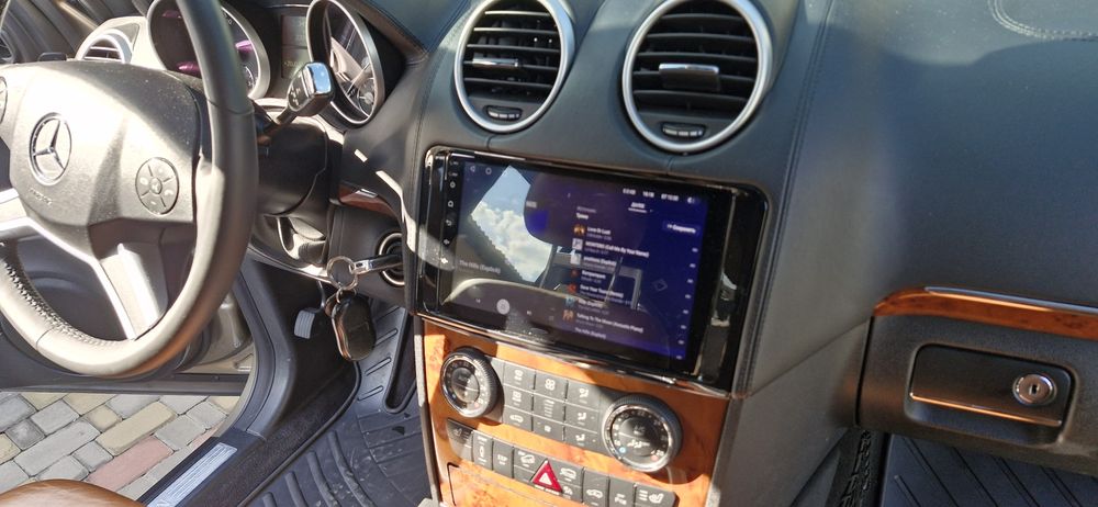 Mercedes ML500 Мерседес МЛ500 4матик 5.5 газ/бензин 2010 год