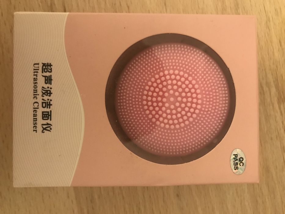 Электронная щетка для чистки лица