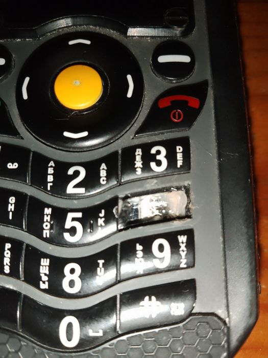 Продам телефон CAT B25.