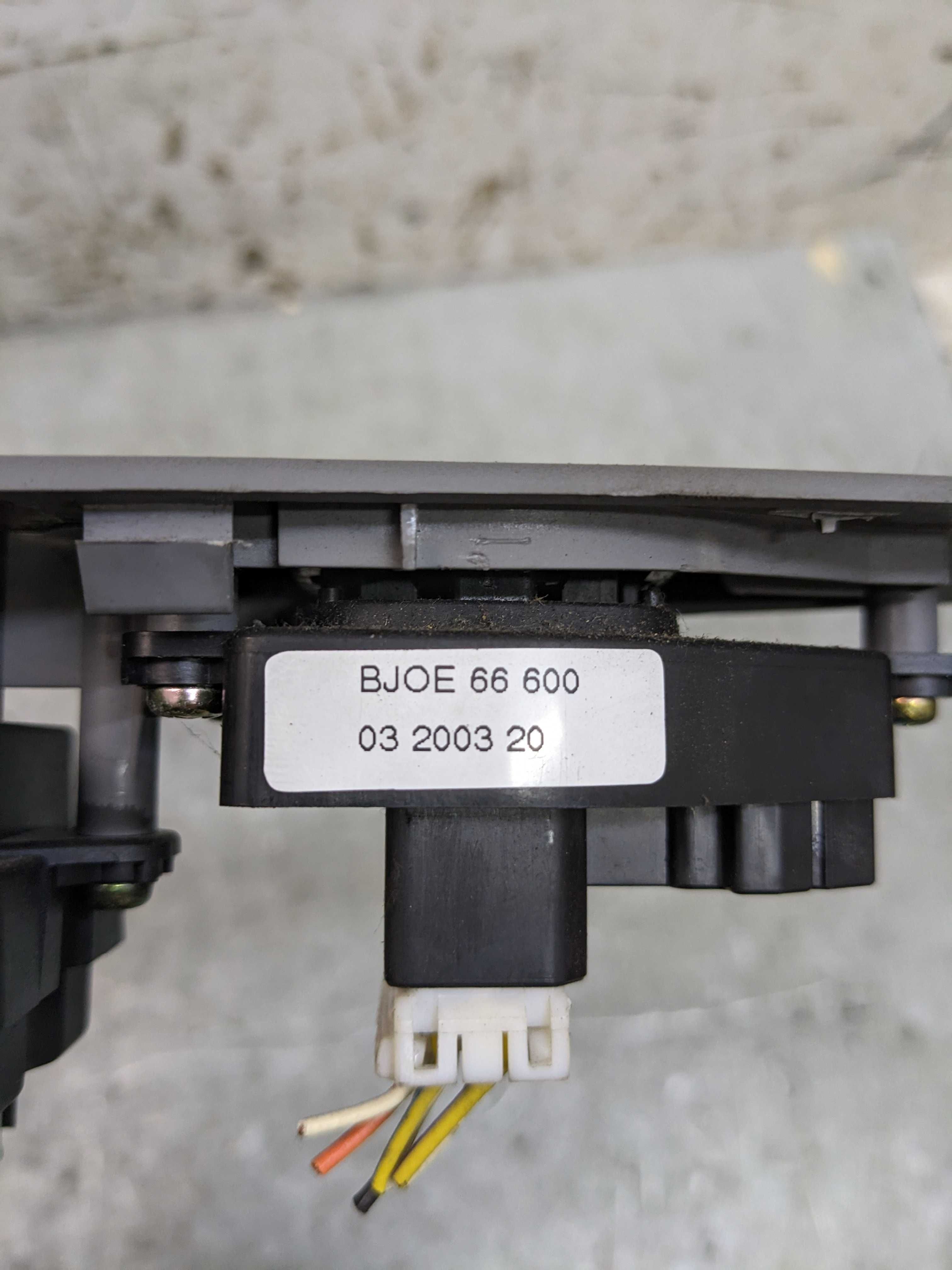 Mazda 3 BK Przełącznik Panel Sterowania Szyb Lusterek Lewy Przód