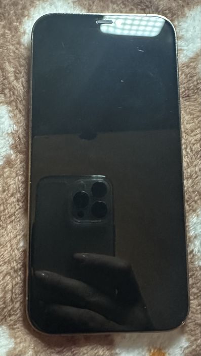 Продам терміново айфон 12 про макс