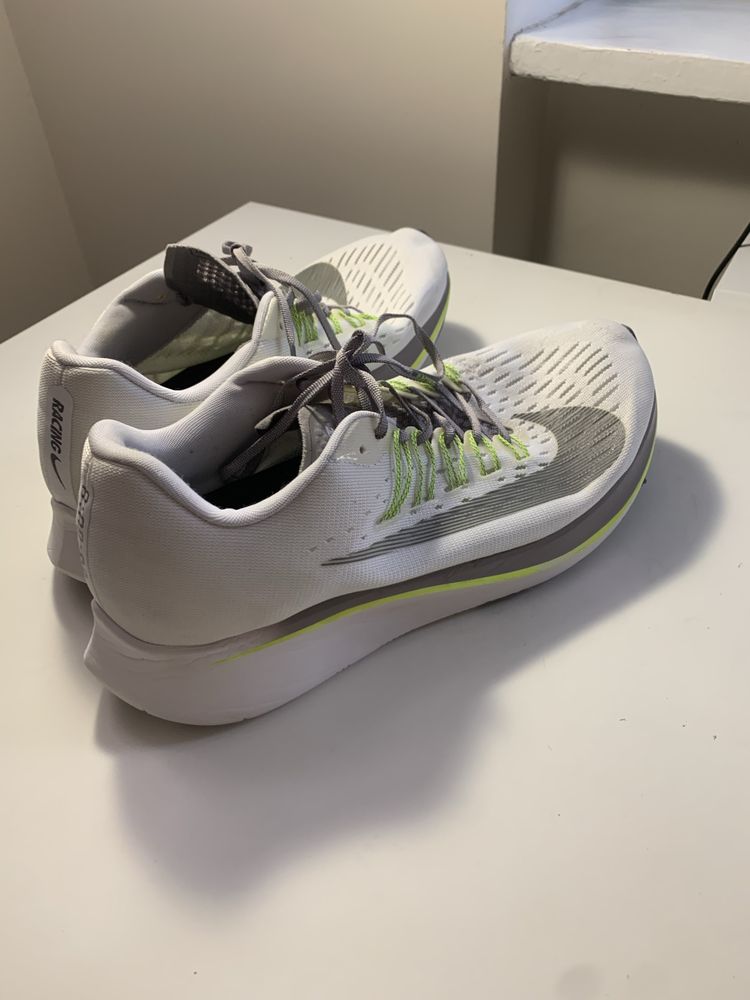 Бігові кросівки Nike оригінал zoom fly 880848-101