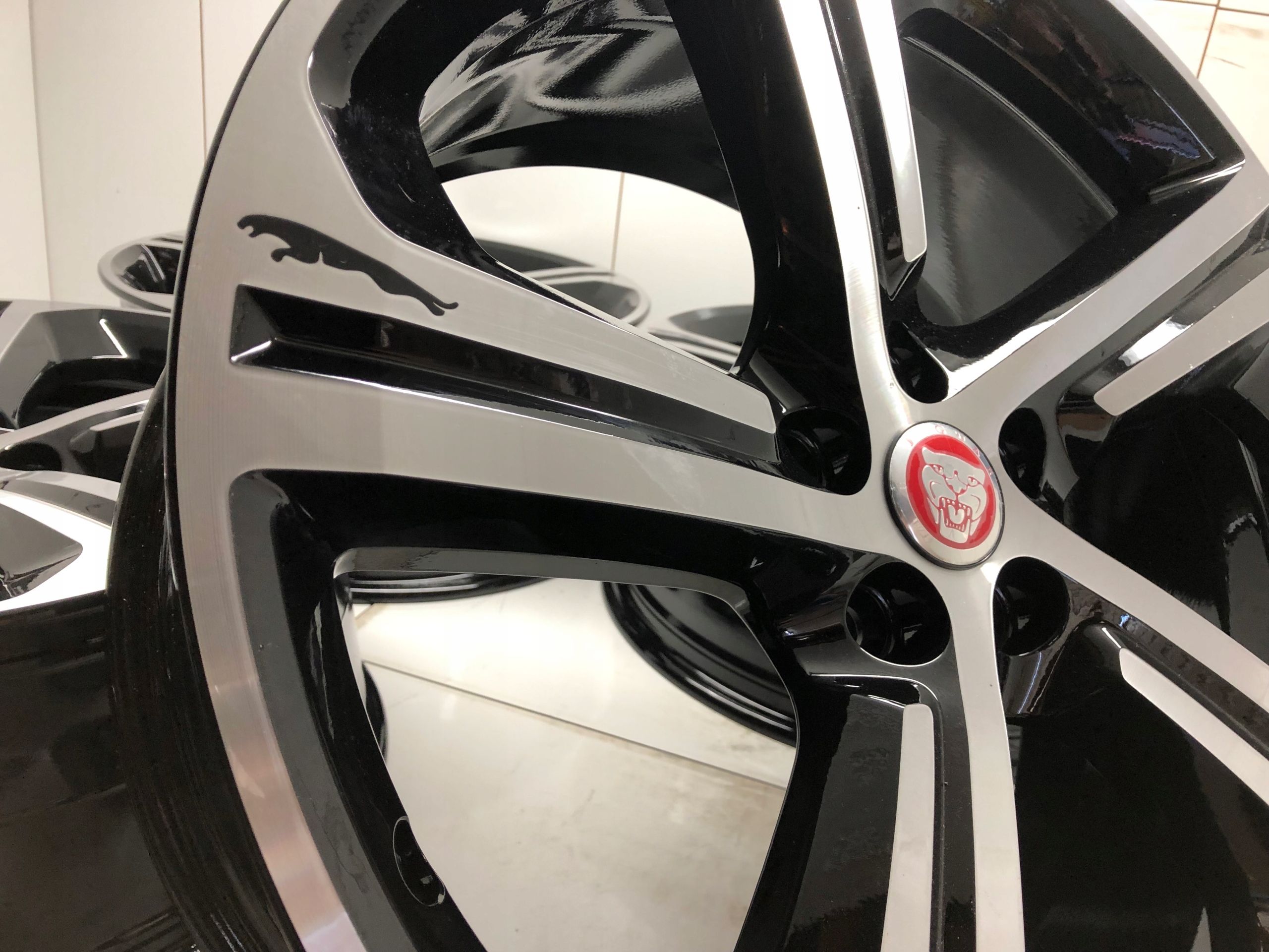 Felgi 19 Jaguar xj xk xf r Design 8 ET45 Oem jak Nowe