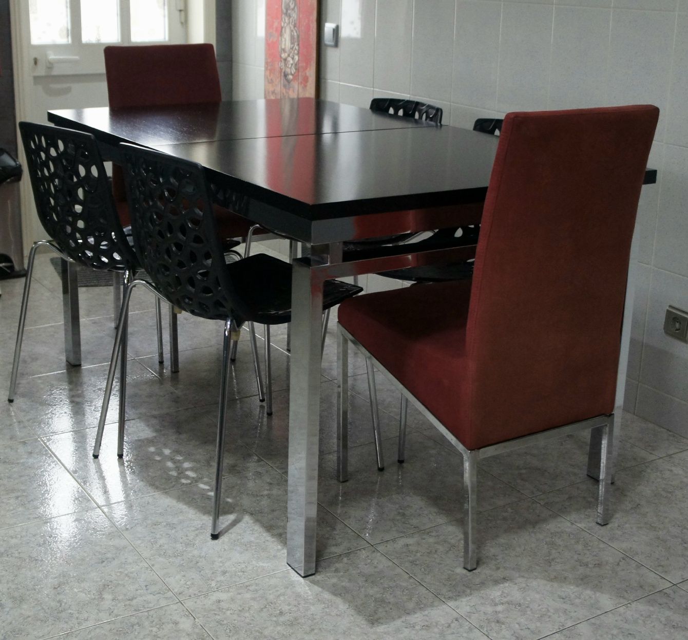 Mesa de sala com cadeiras