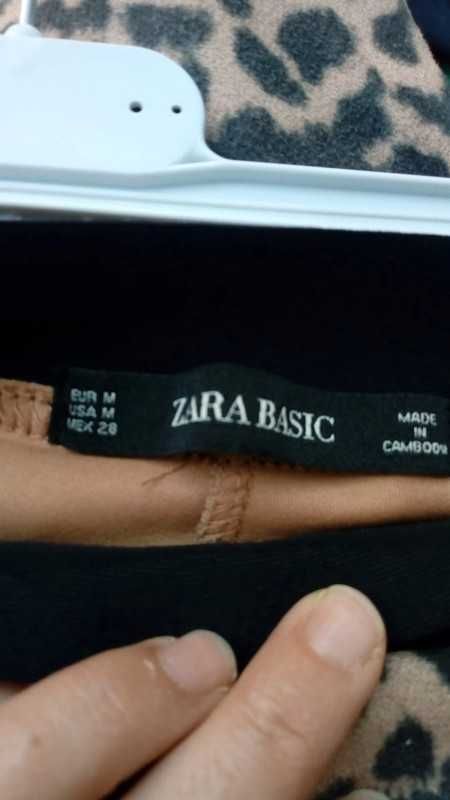 Calças estampadas marca Zara