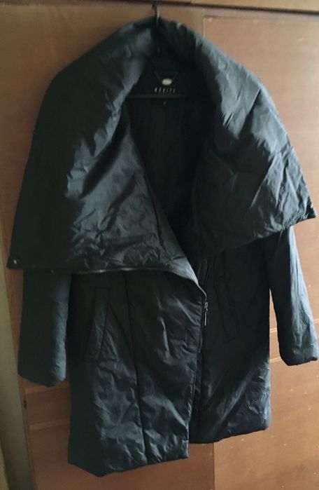 Пуховик черного цвета Mohito