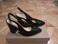 Buty na obcasie,  rozm. 38