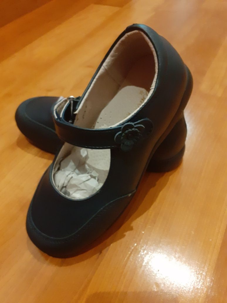 Sapatos colegiais menina NOVOS