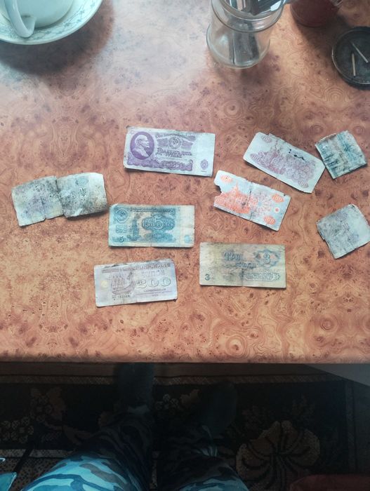 Українські гривні- радянські рублі