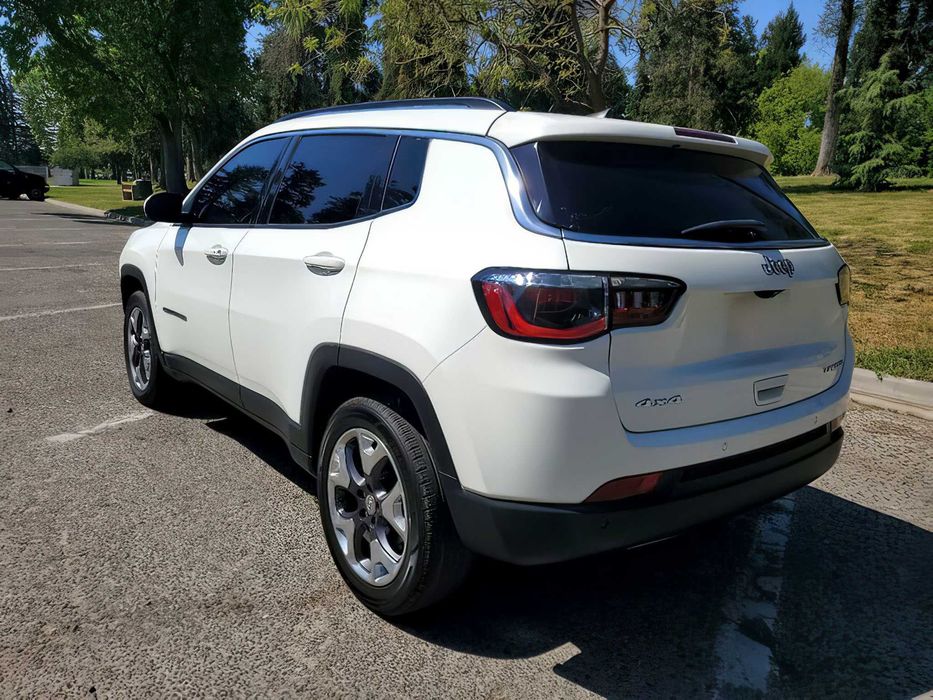 Jeep Compass      2021