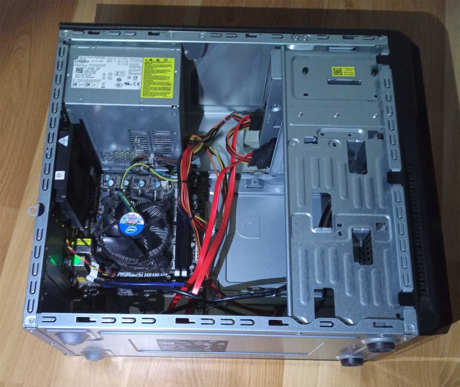 Komputer stacjonarny i5 3,1 GHz x 4, dysk SSD 256 GB. Win 11.
